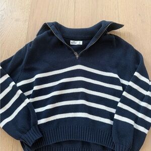 Hollister Womens  Zip-Up Sweater in Navy and White